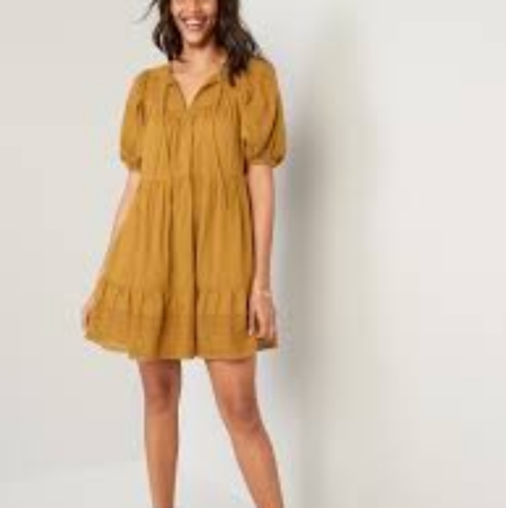Old Navy #411551 Ochre Eyelet Dress NWT size Small